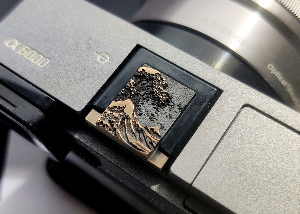 The great wave hot shoe cover leica