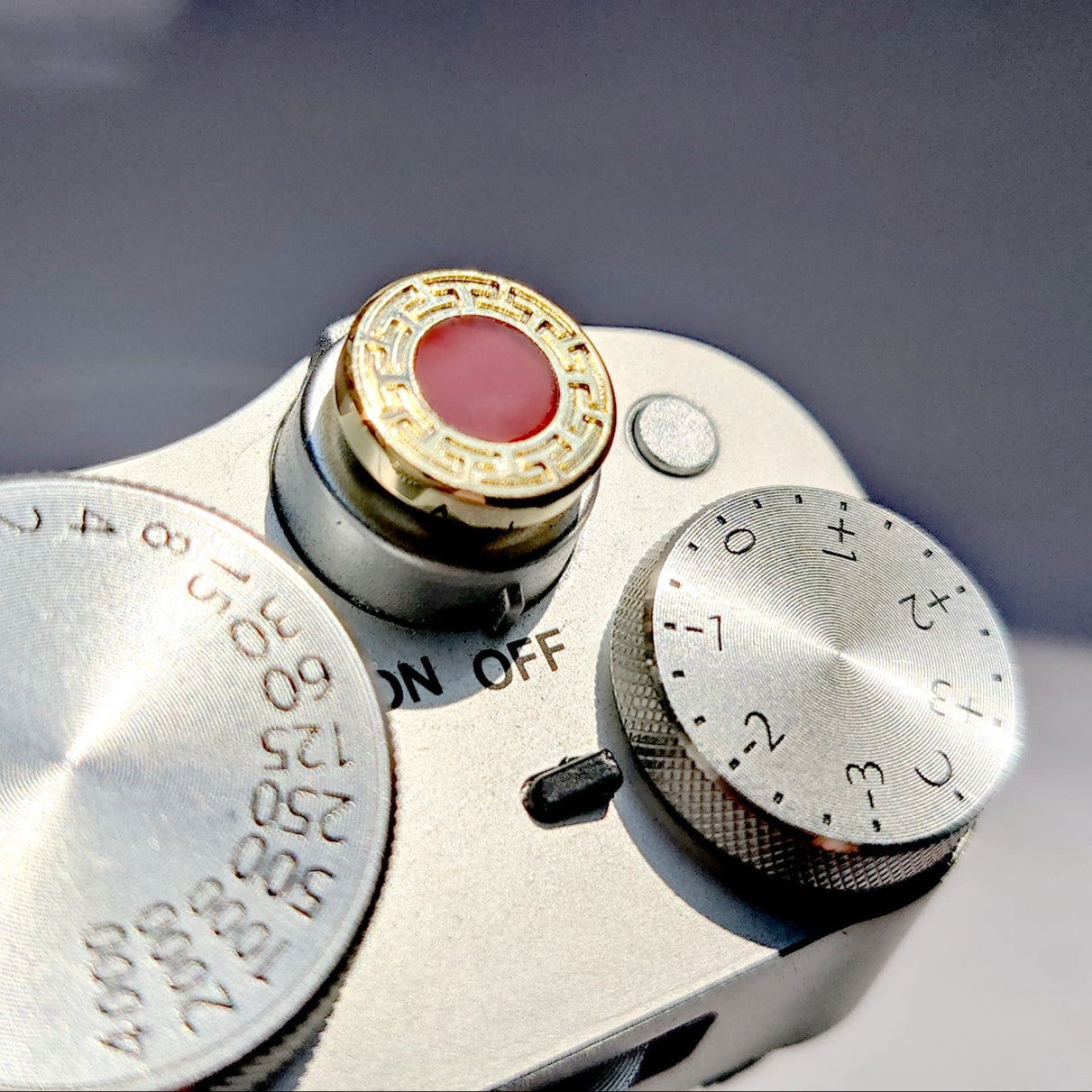 Red Gem - Gold Camera Shutter Button